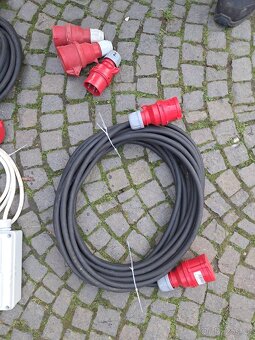 Zásuvková skříň s chráničem+ Prodlužovací kabely - 5