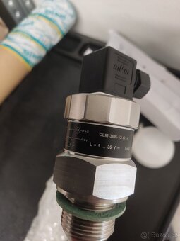 Kapacitní hladinoměr CLM-36-12-G1-I-E500 - 5