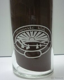 Pivní sklo, půllitry, třetinky, pivovarské cedule. - 5