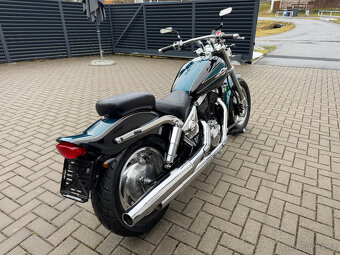 Suzuki VZ 800 Marauder - 5