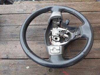 Toyota Rav volant - 5