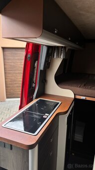 Obytný VW Crafter s jedinečným designovým provedení - 5