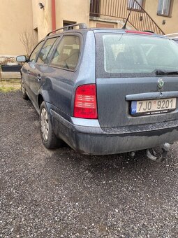 Škoda Octavia 1.6 tour - 5