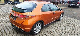 Honda Civic 1.8i - 5