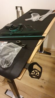 Elektrický polohovatelný herní stůl AndaSeat - 5