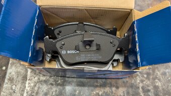 Přední kotouče a destičky na BMW e46 320D 110Kw - 5