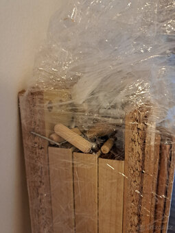 Bily IKEA knihovna - 5