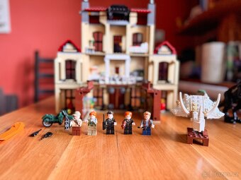 LEGO Jurassic World 75930 Řádění Indoraptora v Lockwoodově - 5