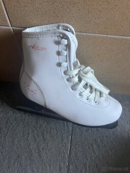 Dívčí brusle vel.34 - 5