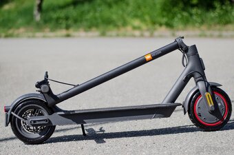 Elektrokoloběžka Xiaomi Mi Scooter Pro 2 - 5