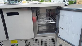 Chladící stůl - saladeta ( otevřená ) na 4x GN, 3x dveře - 5