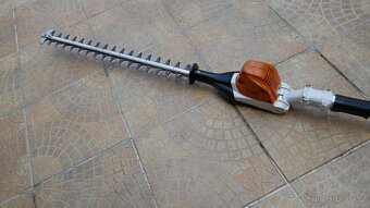 Akumulátorové zahradní nůžky s teleskopickou tyčí STIHL HLA - 5