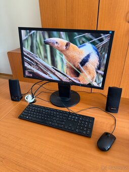 LCD monitory + klávesnice - 5
