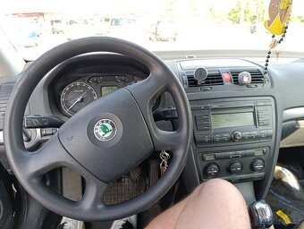 Škoda Octavia 2 1.9 tdi 77kw - 5
