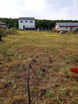 Prodám stavební pozemek 922m2 - 5