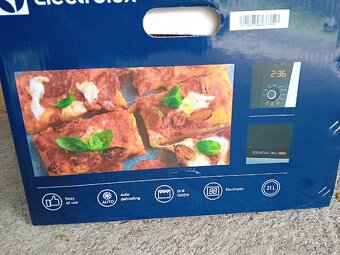 Mikrovlnka Electrolux EMS21400S i grilovani - 5