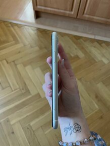 iPhone 11 64GB - 5