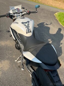 Triumph speed triple 1050 - 5