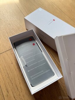 Xiaomi 15 12/256GB černý - 5