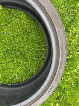 2 ks letní pneu Pirelli P Zero 225/35/19 88Y DOT 2122 - - 5