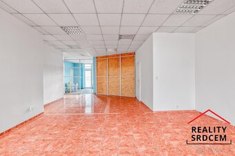 Pronájem obchodního prostoru / kanceláře v areálu obchodního - 5