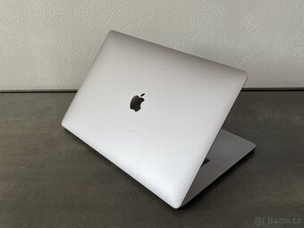 MacBook Pro 15" 2016 i7 / 256GB / 16GB - 5