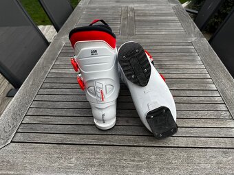 Prodám juniorské lyžáky Rossignol HERO J4 - 5