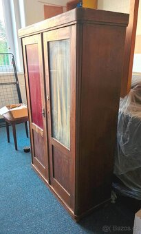 Stará skříň/knihovna uzamykatelnán - 1. republika - 5