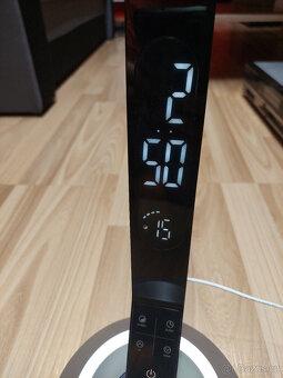 Lampička s hodinami, budíkem a dotykovým ovládáním - 5