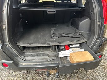 Nissan x-trail. Automat - 5