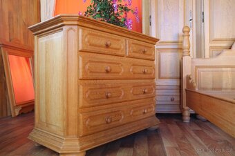Belgická luxusní ložnice, celomasiv, světlý dub - 5