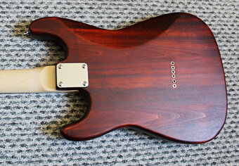 Eletrická 12-ti strunná kytara Stratocaster - 5