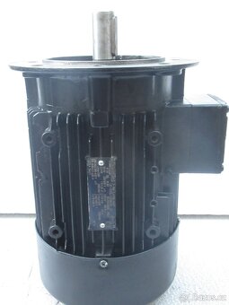 SIEMENS-přírubový elektromotor400V.2,2kw-2880ot.NOVÁ ložiska - 5