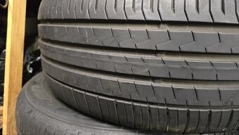 Falken 235/55R17 - 5