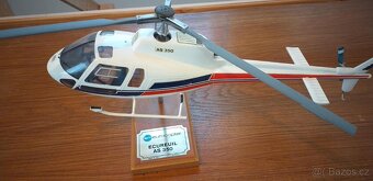 Prodám stolní model vrtulníků AS355N 1/30 - 5