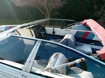 Bayliner Capri - 5