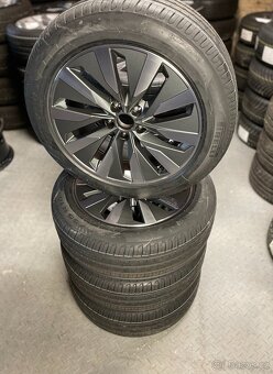 top sada 18" orig. alu kol Audi A6 4K, letní Pirelli - 5