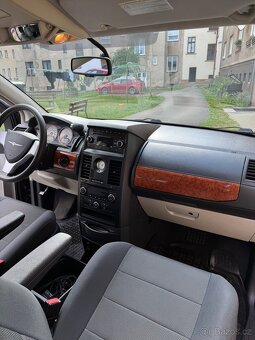 Chrysler Grand Voyager 2,8 CRD - 5