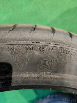 4k nove letni 235/50/19 continental - 5