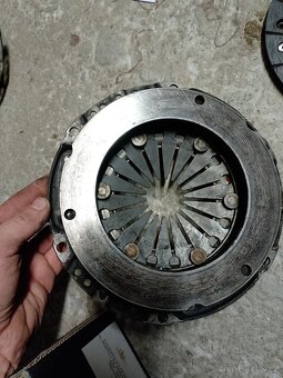 Škoda 105L 120L 125L přítlačák 190 - 5