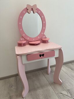 Dětský kosmetický stolek - 5