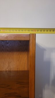 Prosklená retro knihovna - 5