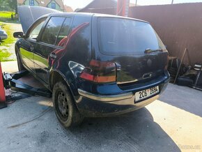 VW Golf 4 1.6 - 5