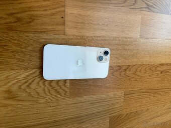 iPhone 13, 100% baterie - 5