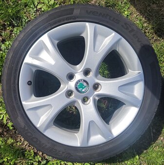📌 Sada 4x alu kola Škoda 17" + pneu – 5x112, ET54 - 5