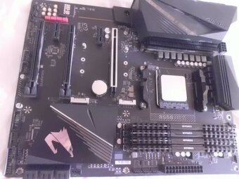 Herní B550 AORUS PRO AC - Procesor RYZEN 7 -3700X - 64GB RAM - 5