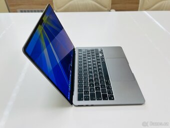 Macbook Air M2 13,6“ / 512GB / 8GB / stříbrná - 5