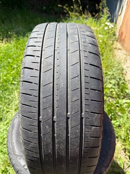 Prodam pneu Bridgestonl 225/55r17 letni - 5