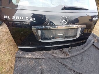 MERCEDES BENZ ML W164, 5 DVEŘE, VÍKO KUFRU PĚKNÉ, ČERNÉ, - 5