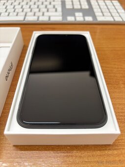 Apple iPhone 11 - 64GB Černý - Velmi pěkný - 5